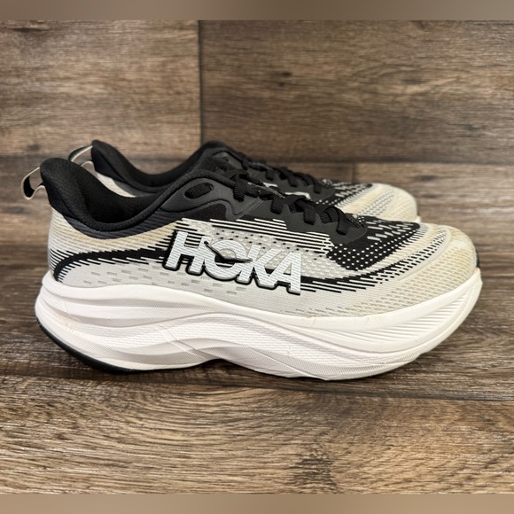 Hoka Shoes - Hoka Skyflow Women’s Athletic Sneakers Sz 8.5